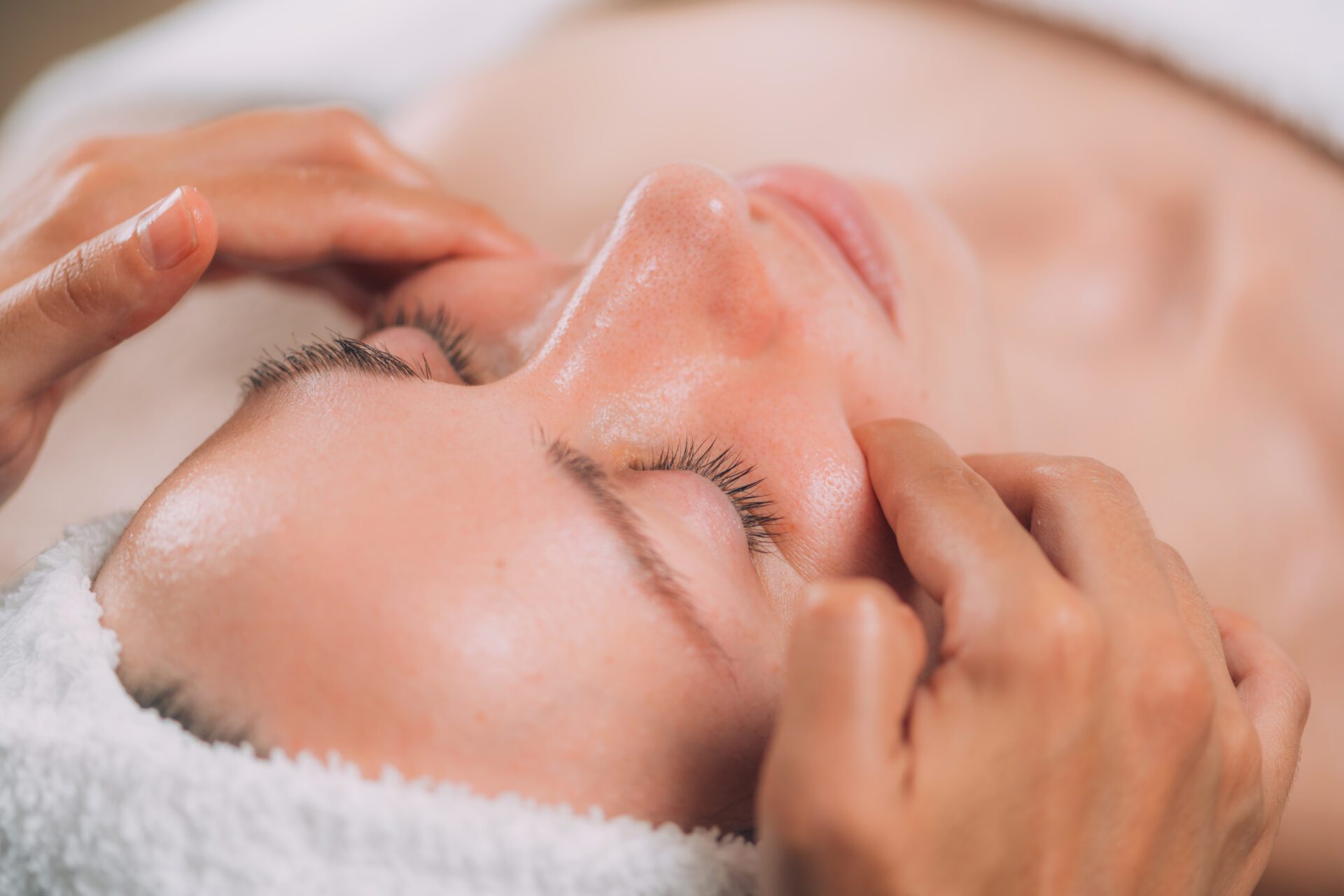 Facial Lift Massage, Pinch and Roll Technique